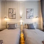 Calm, Luxury Apartment, Premium Location At Ndk!