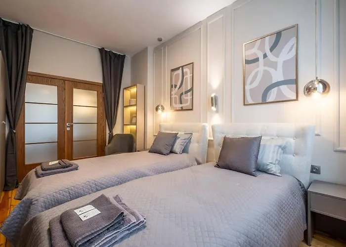 Calm, Luxury Apartment, Premium Location At Ndk!