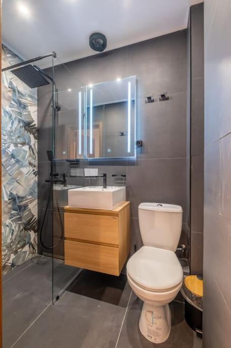 Apartment Calm, Luxury Apartment, Premium Location At Ndk! Sofia