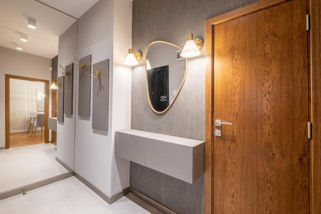 Calm, Luxury Apartment, Premium Location At Ndk! * Sofia
