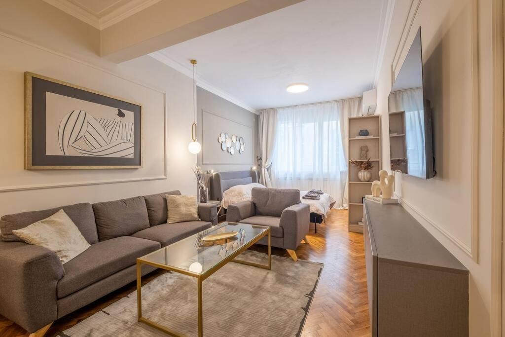 Calm, Luxury Apartment, Premium Location At Ndk! Apartment