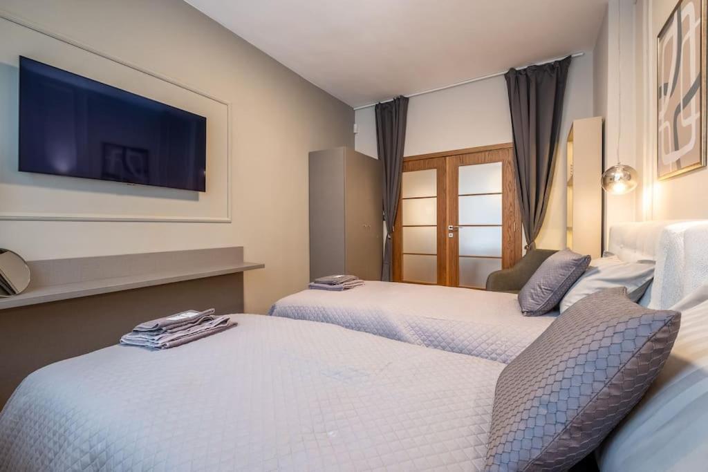 Apartment Calm, Luxury Apartment, Premium Location At Ndk! Sofia