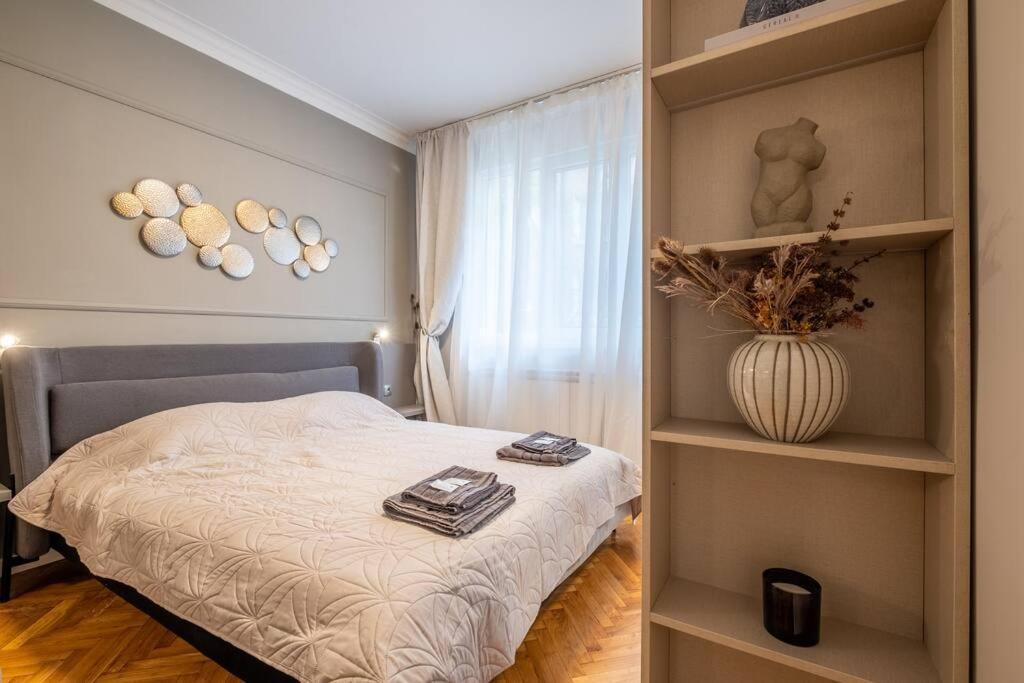 Apartment Calm, Luxury Apartment, Premium Location At Ndk!