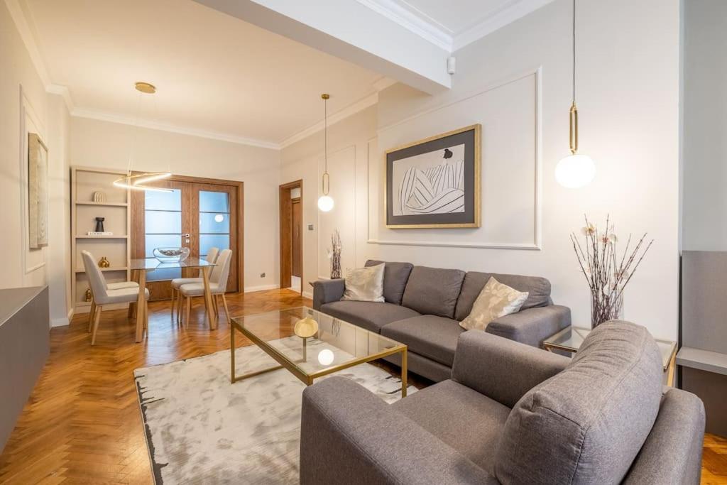 Calm, Luxury Apartment, Premium Location At Ndk! Apartment Sofia